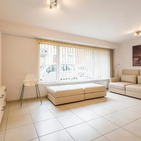 Appartement Spacious - Ground Floor Near Beach